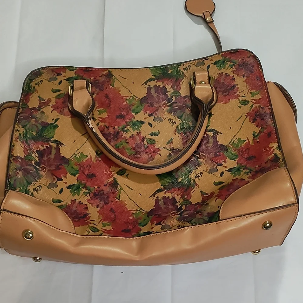 Adrienne‎ Vittadini Tan and Red Shoulder Bag with Floral Design